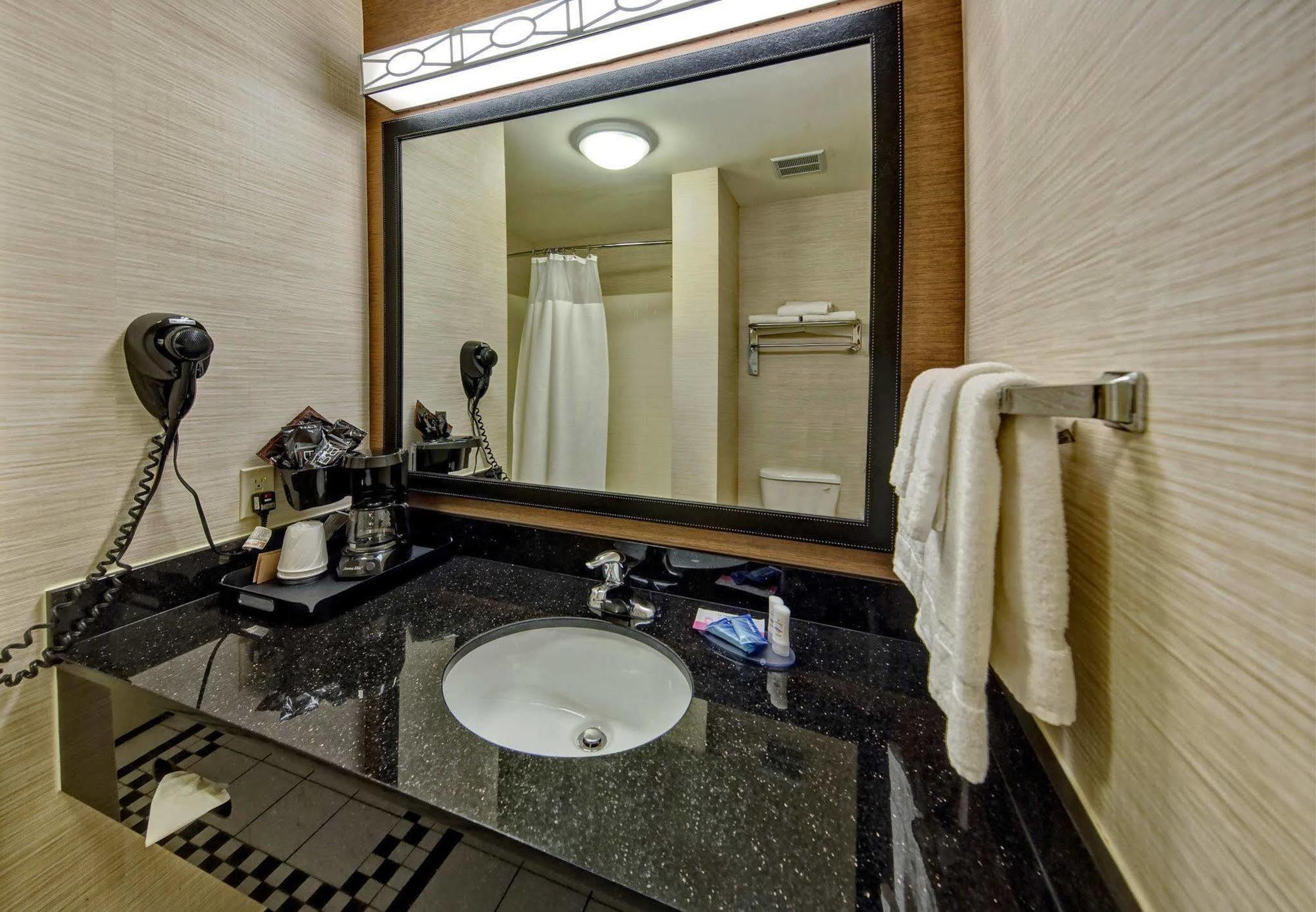 Fairfield Inn And Suites By Marriott Oklahoma City Airport Экстерьер фото